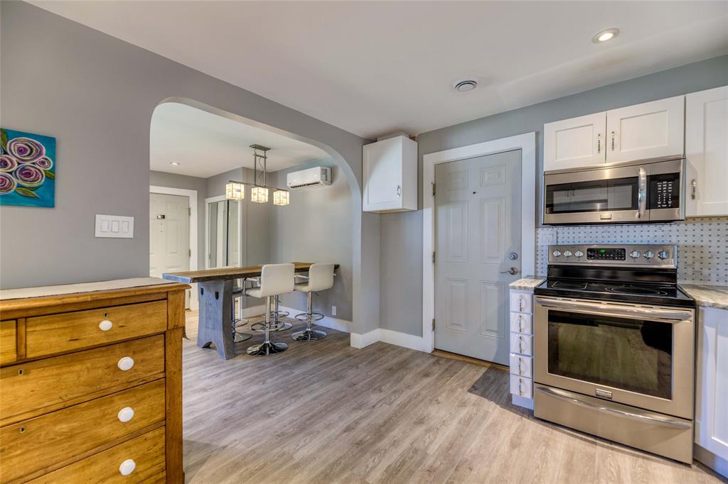 871 RETLAW Drive, Sarnia, Ontario, Canada