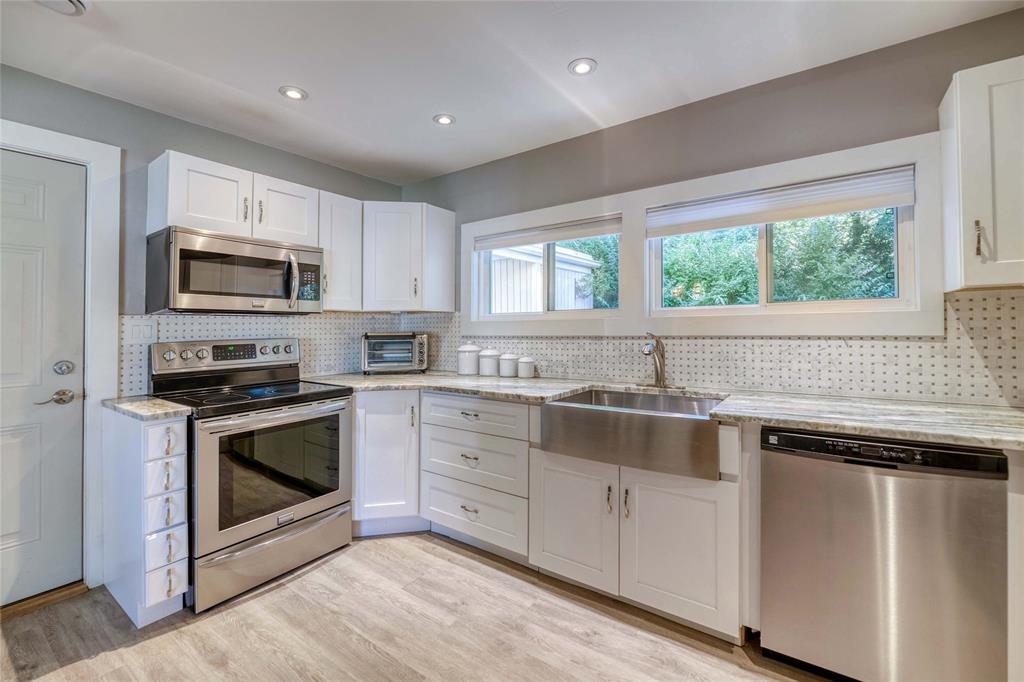 871 RETLAW Drive, Sarnia, Ontario, Canada