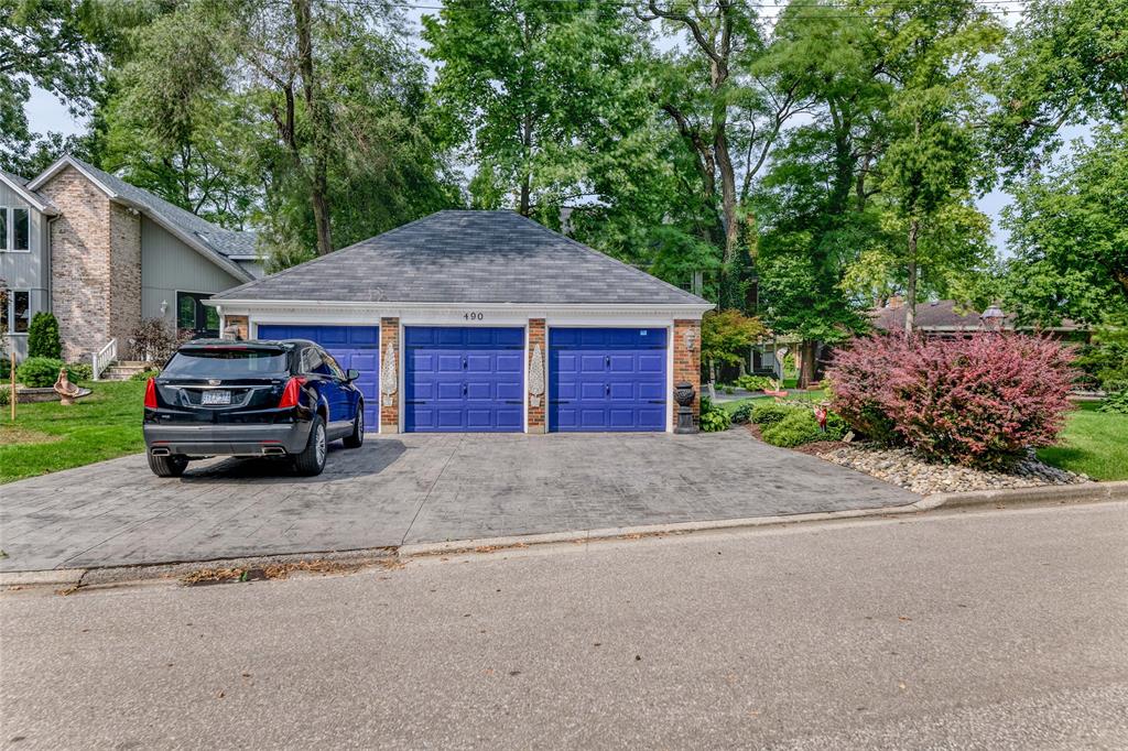 490 BEACON Court, Sarnia, Ontario, Canada