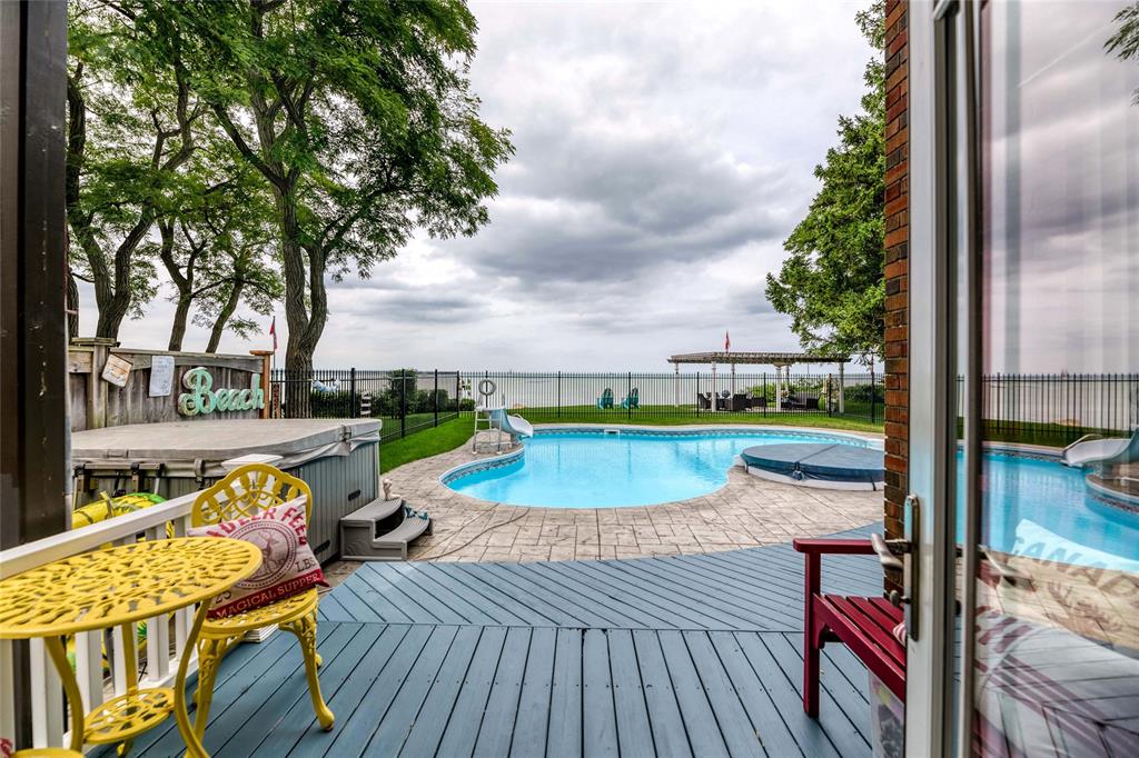490 BEACON Court, Sarnia, Ontario, Canada