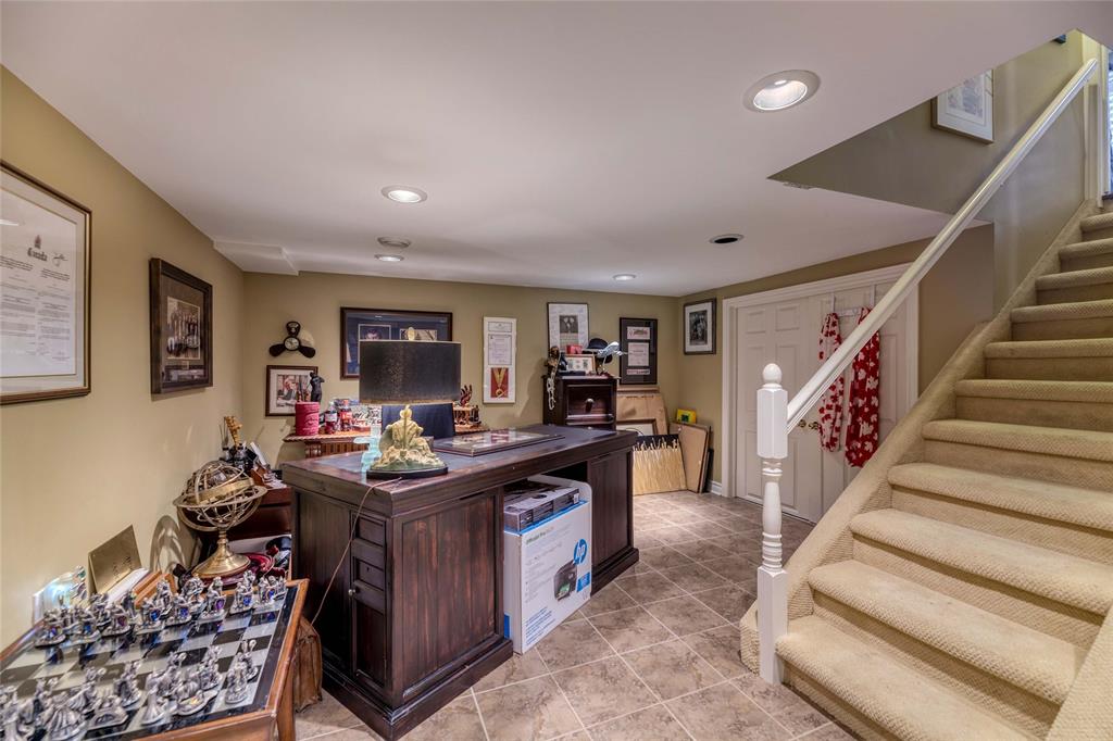 490 BEACON Court, Sarnia, Ontario, Canada