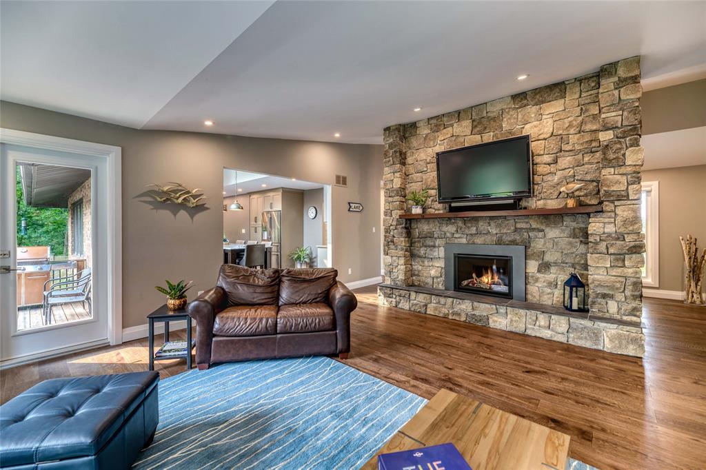 3225 DEVONSHIRE Road, Plympton-Wyoming, Ontario, Canada
