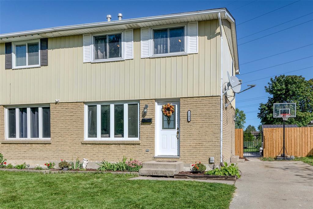 1193 OVERLEA Crescent, Sarnia, Ontario, Canada