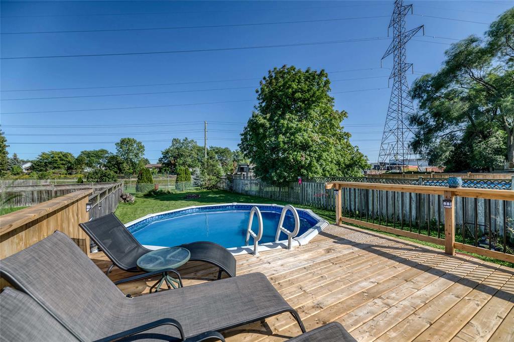 1193 OVERLEA Crescent, Sarnia, Ontario, Canada