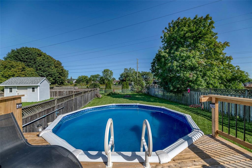 1193 OVERLEA Crescent, Sarnia, Ontario, Canada