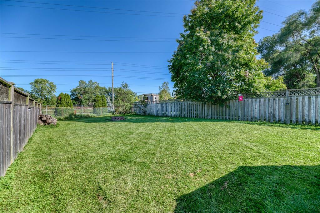 1193 OVERLEA Crescent, Sarnia, Ontario, Canada