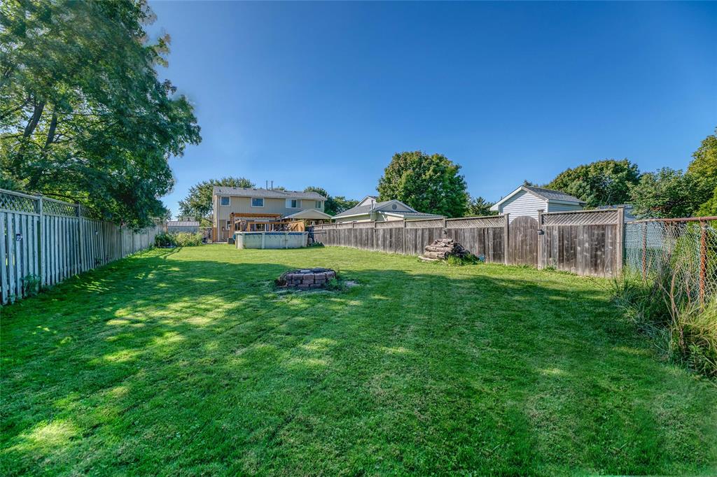 1193 OVERLEA Crescent, Sarnia, Ontario, Canada