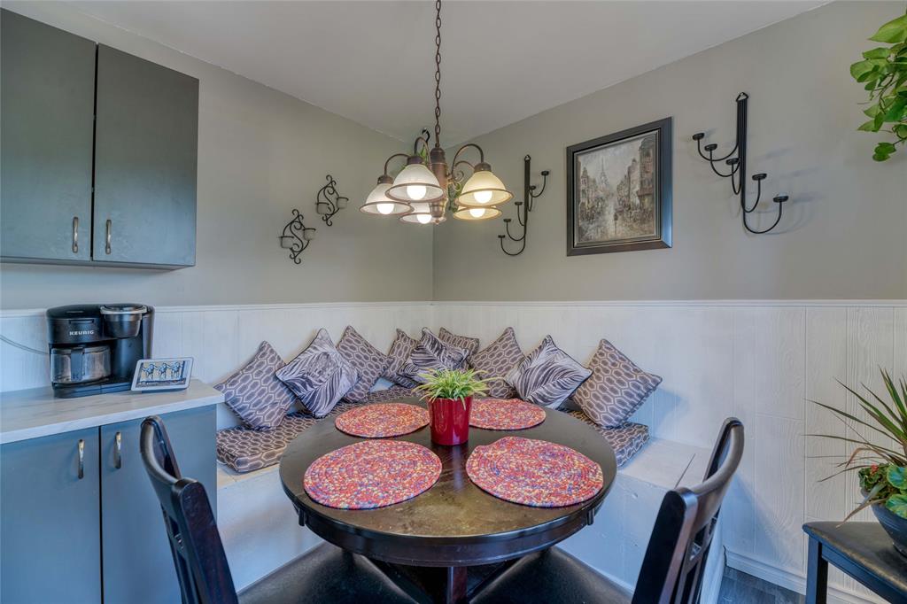 1193 OVERLEA Crescent, Sarnia, Ontario, Canada