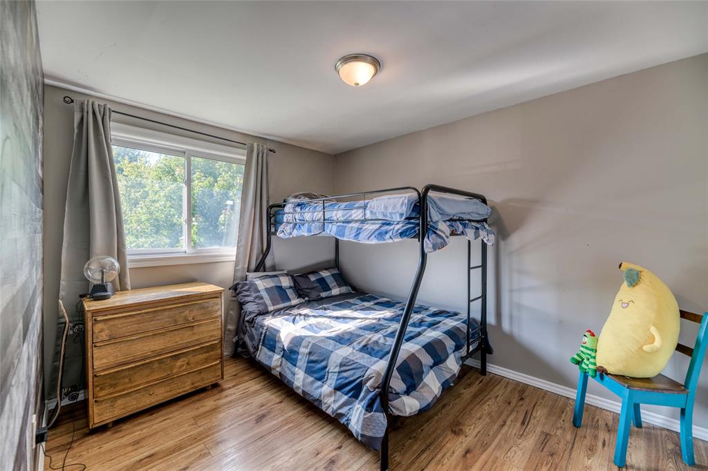 1193 OVERLEA Crescent, Sarnia, Ontario, Canada