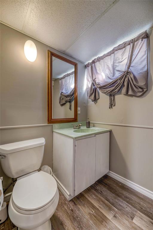 1193 OVERLEA Crescent, Sarnia, Ontario, Canada