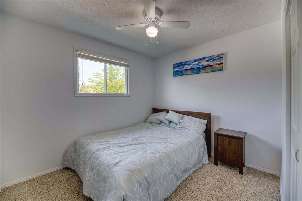 1236 THISTLEDOWN Avenue, Sarnia, Ontario, Canada