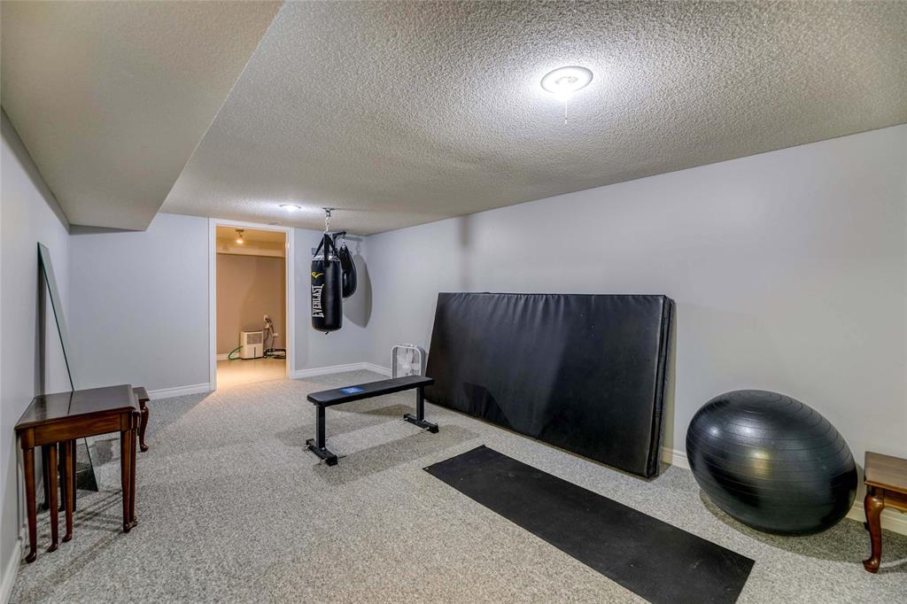 1236 THISTLEDOWN Avenue, Sarnia, Ontario, Canada
