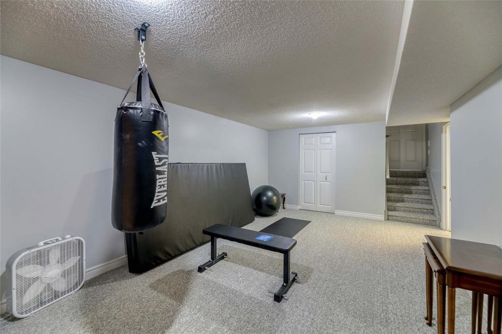 1236 THISTLEDOWN Avenue, Sarnia, Ontario, Canada