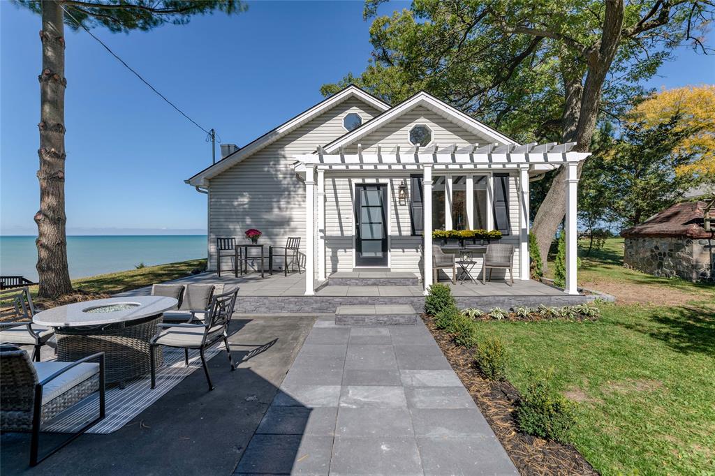 1832 LAKESHORE Road, Sarnia, Ontario, Canada