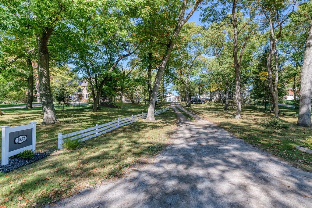 1832 LAKESHORE Road, Sarnia, Ontario, Canada
