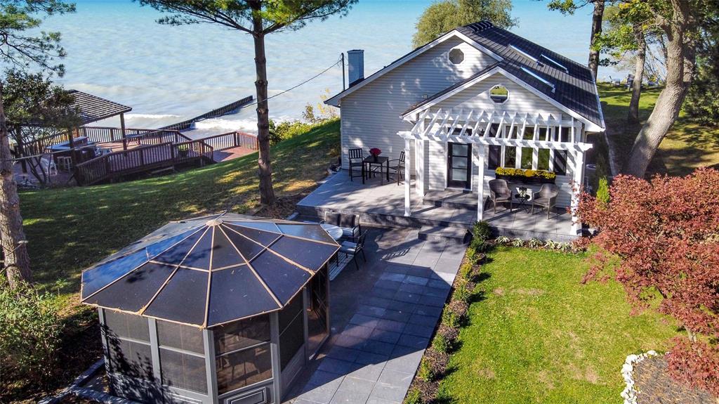 1832 LAKESHORE Road, Sarnia, Ontario, Canada