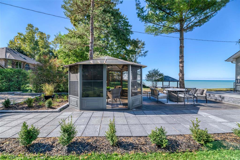 1832 LAKESHORE Road, Sarnia, Ontario, Canada