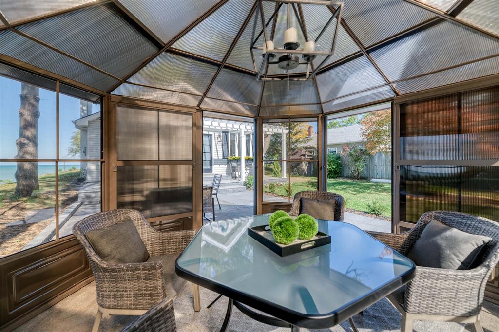 1832 LAKESHORE Road, Sarnia, Ontario, Canada