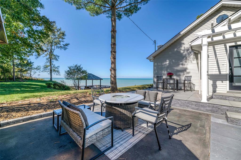 1832 LAKESHORE Road, Sarnia, Ontario, Canada