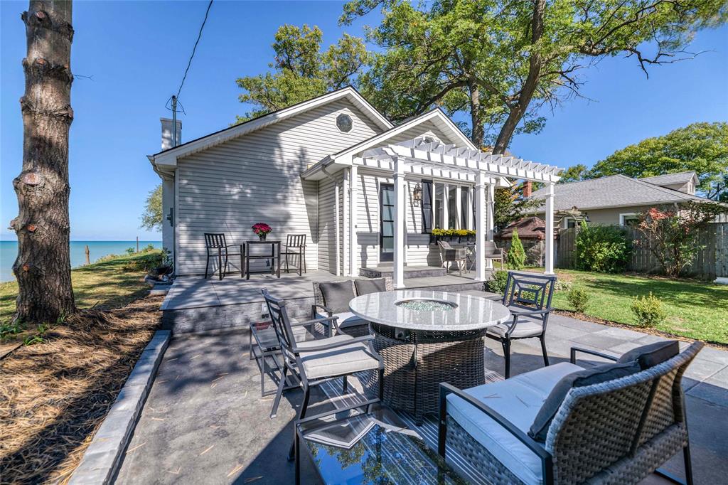 1832 LAKESHORE Road, Sarnia, Ontario, Canada