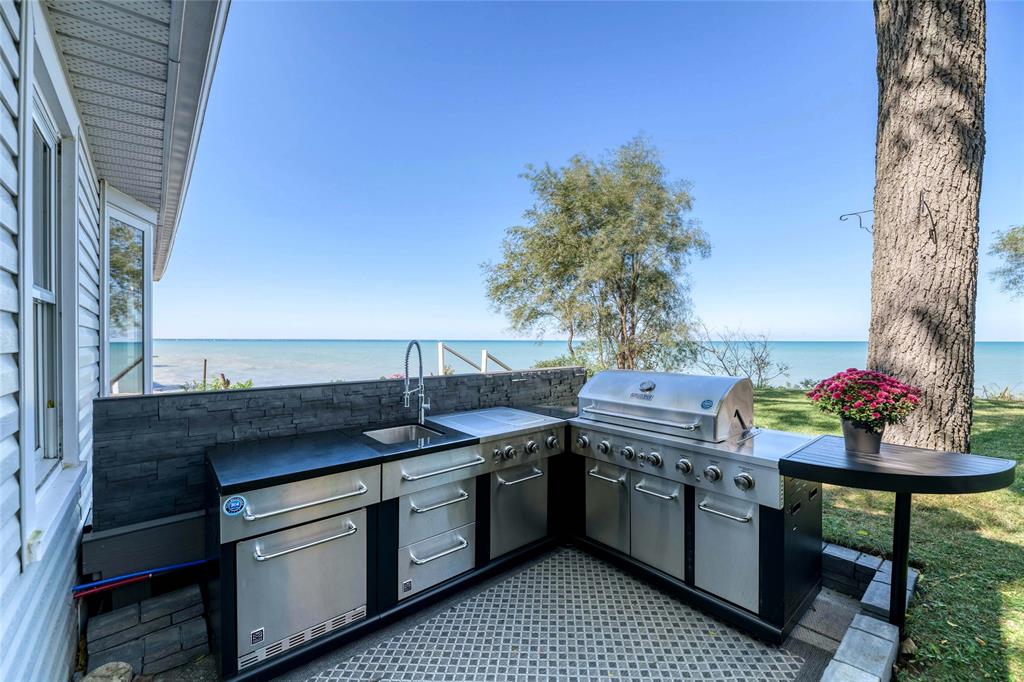 1832 LAKESHORE Road, Sarnia, Ontario, Canada