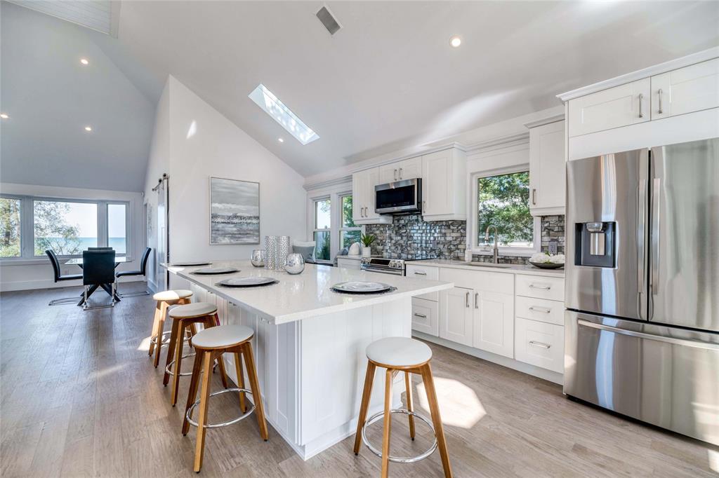 1832 LAKESHORE Road, Sarnia, Ontario, Canada