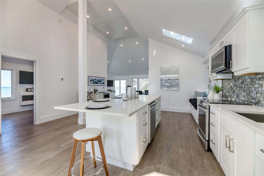 1832 LAKESHORE Road, Sarnia, Ontario, Canada