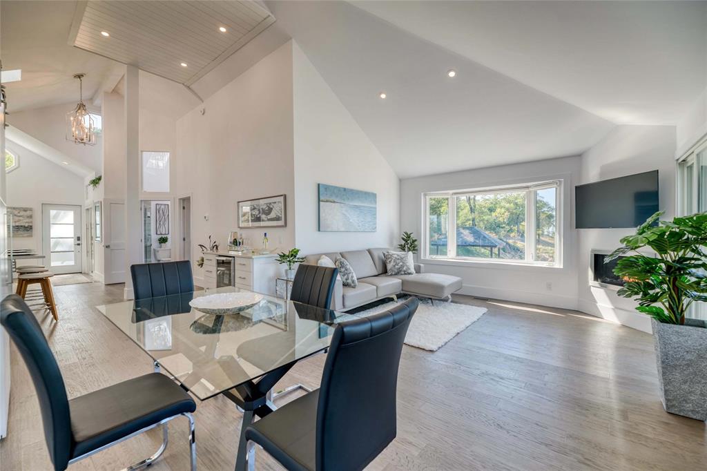 1832 LAKESHORE Road, Sarnia, Ontario, Canada
