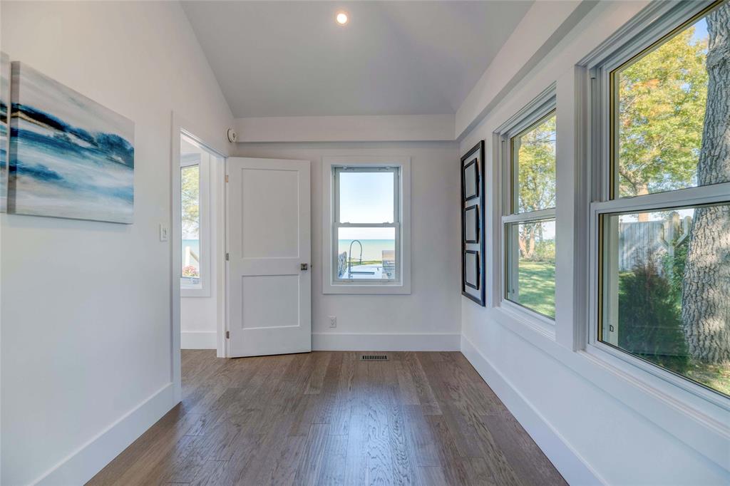 1832 LAKESHORE Road, Sarnia, Ontario, Canada