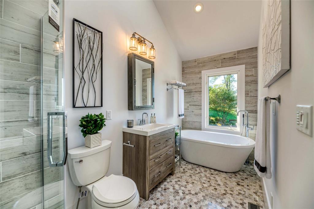 1832 LAKESHORE Road, Sarnia, Ontario, Canada