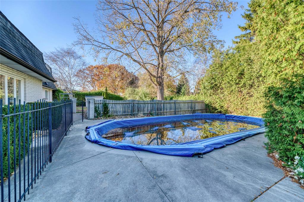1338 RYERSON Court, Sarnia, Ontario, Canada