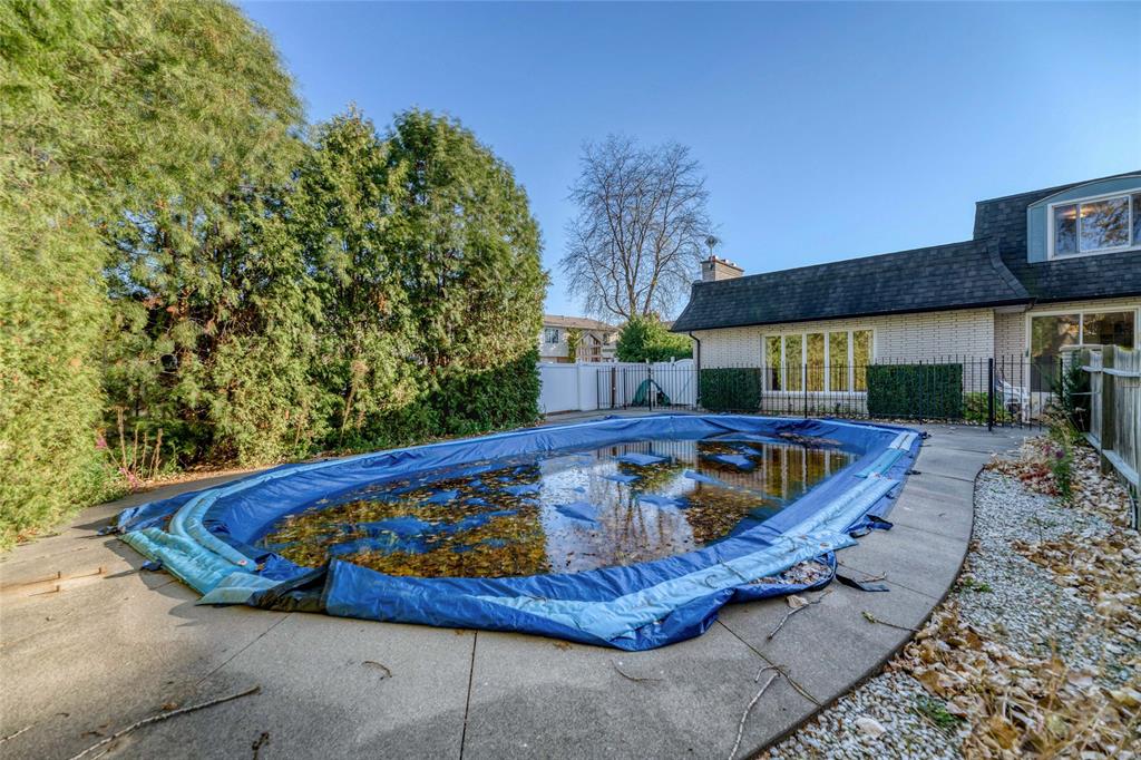 1338 RYERSON Court, Sarnia, Ontario, Canada