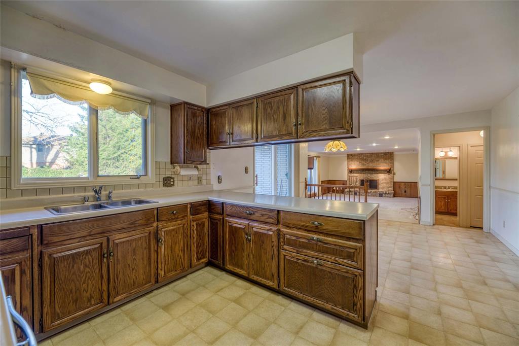 1338 RYERSON Court, Sarnia, Ontario, Canada
