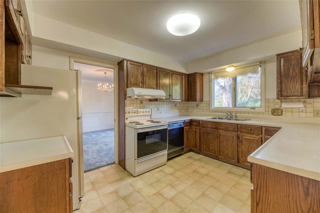 1338 RYERSON Court, Sarnia, Ontario, Canada