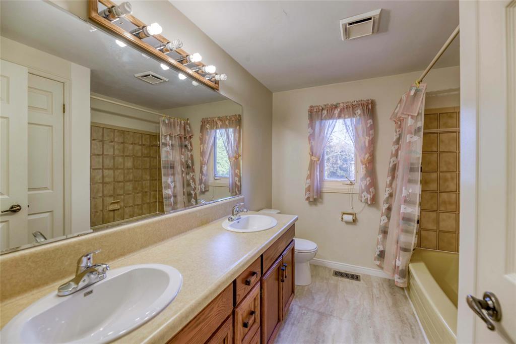 1338 RYERSON Court, Sarnia, Ontario, Canada