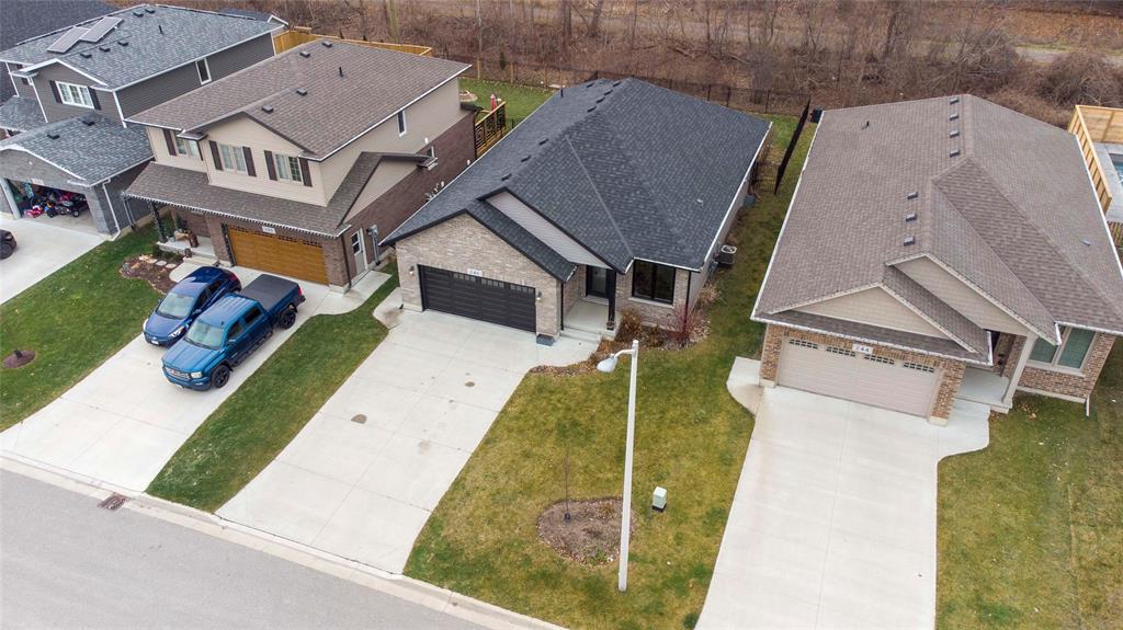 246 MEADOWLARK Lane, Sarnia, Ontario, Canada