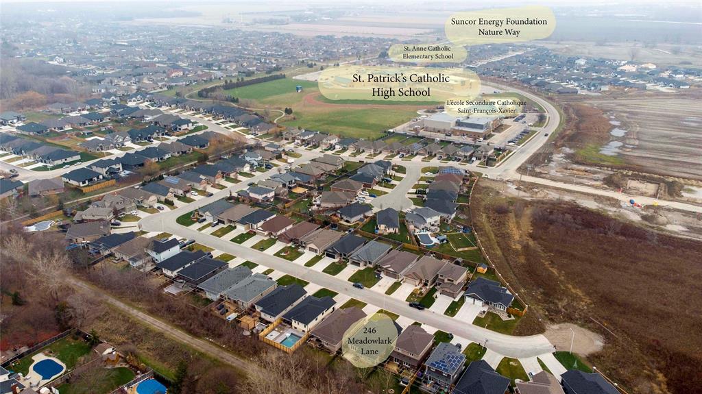 246 MEADOWLARK Lane, Sarnia, Ontario, Canada