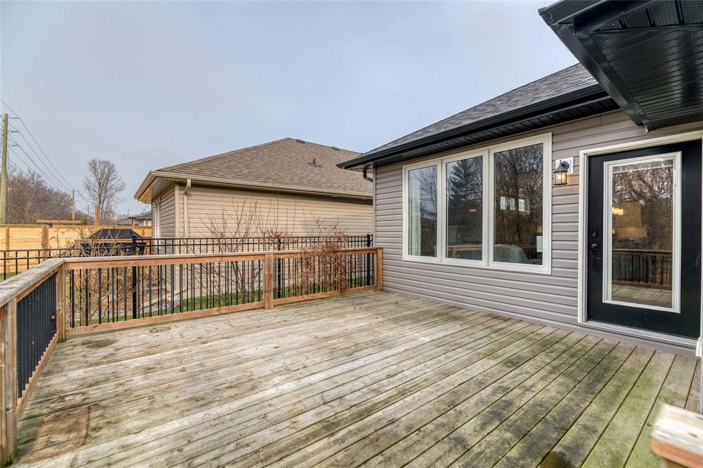 246 MEADOWLARK Lane, Sarnia, Ontario, Canada