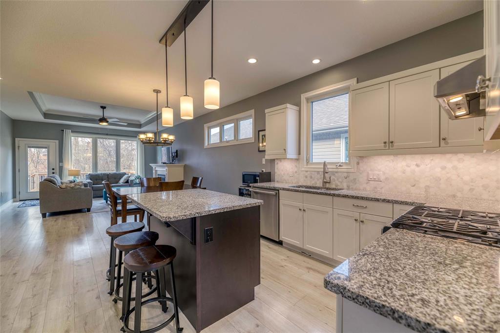 246 MEADOWLARK Lane, Sarnia, Ontario, Canada