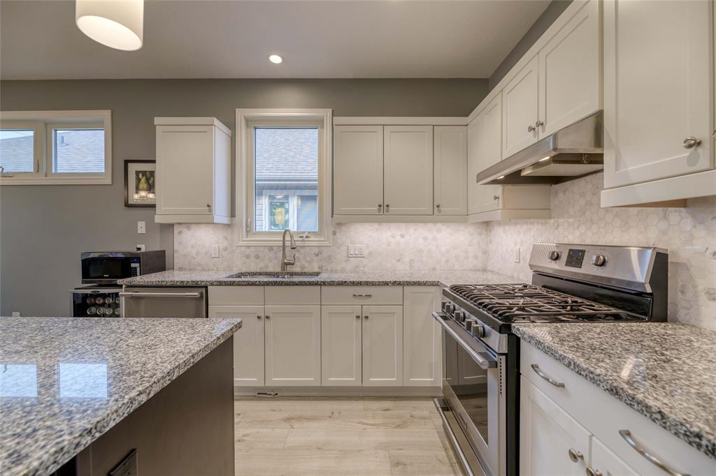 246 MEADOWLARK Lane, Sarnia, Ontario, Canada