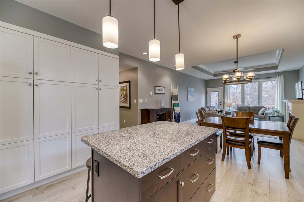 246 MEADOWLARK Lane, Sarnia, Ontario, Canada