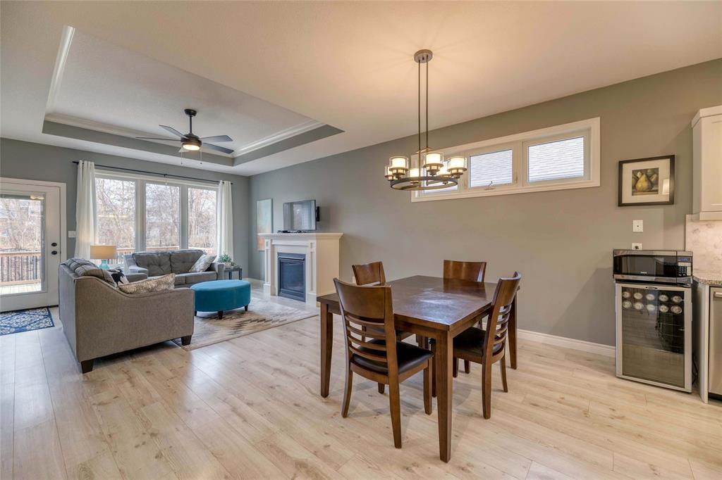 246 MEADOWLARK Lane, Sarnia, Ontario, Canada