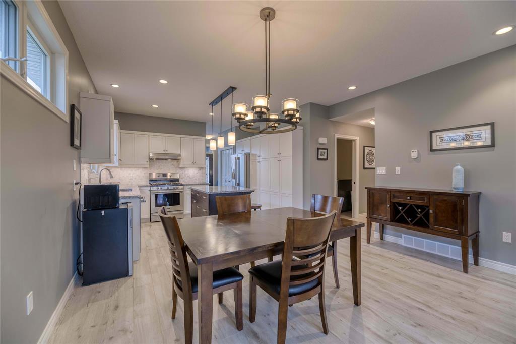 246 MEADOWLARK Lane, Sarnia, Ontario, Canada