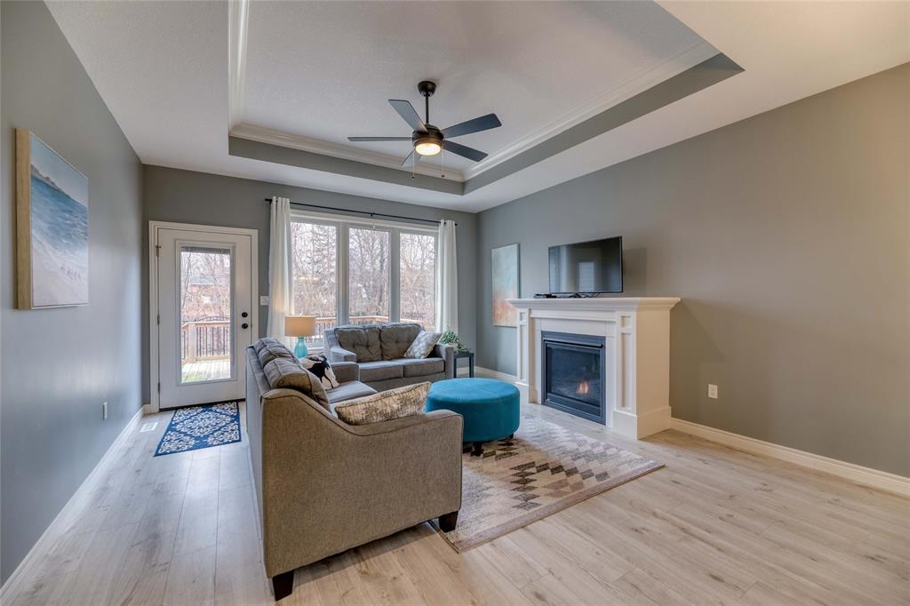 246 MEADOWLARK Lane, Sarnia, Ontario, Canada