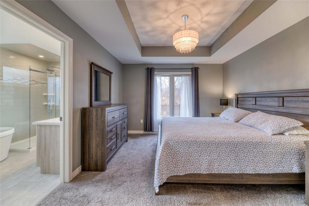 246 MEADOWLARK Lane, Sarnia, Ontario, Canada