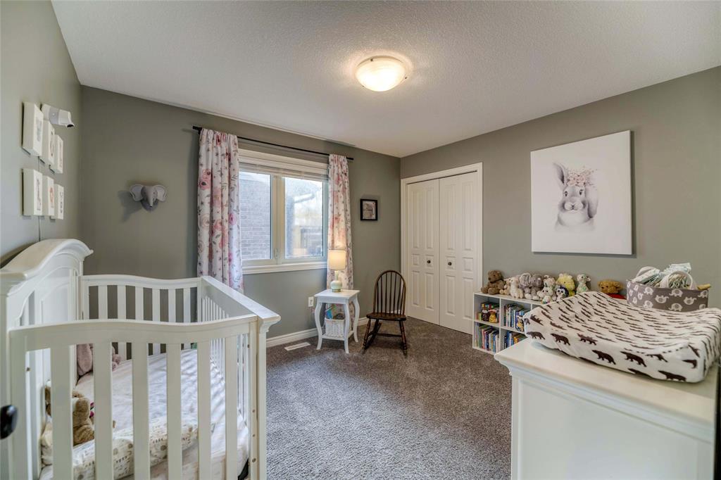 246 MEADOWLARK Lane, Sarnia, Ontario, Canada