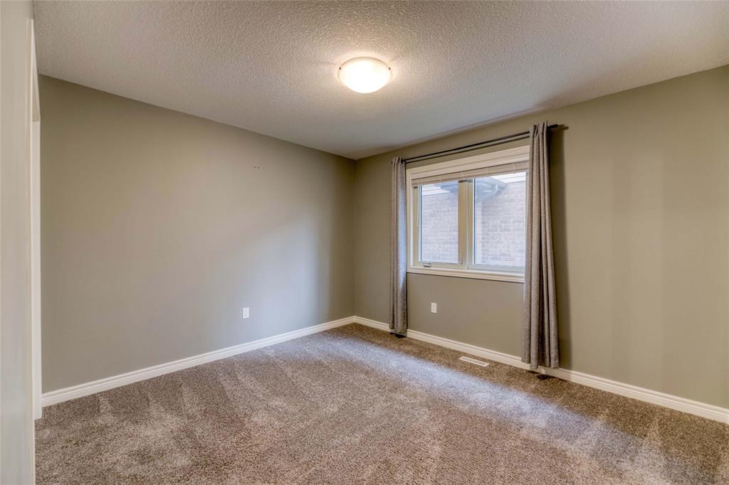 246 MEADOWLARK Lane, Sarnia, Ontario, Canada