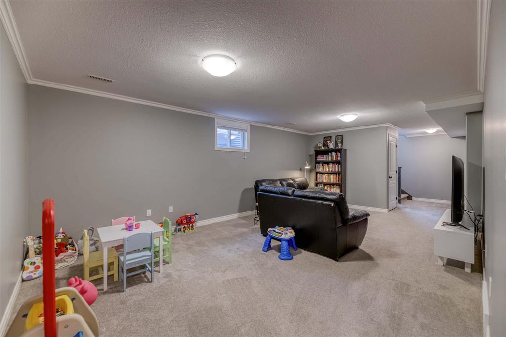 246 MEADOWLARK Lane, Sarnia, Ontario, Canada