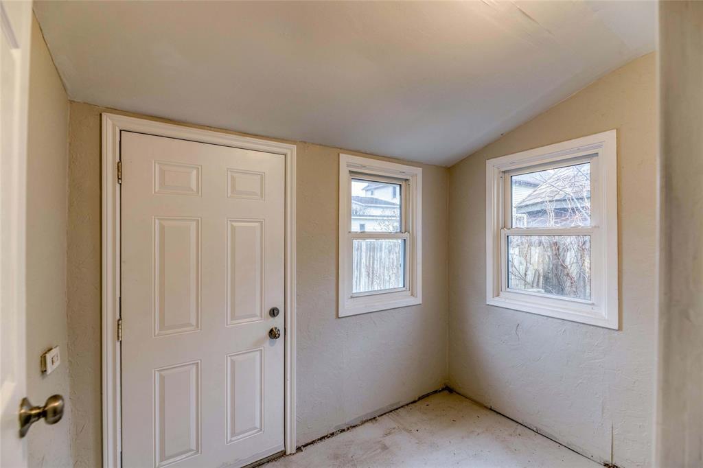 345 RUSSELL Street North, Sarnia, Ontario, Canada
