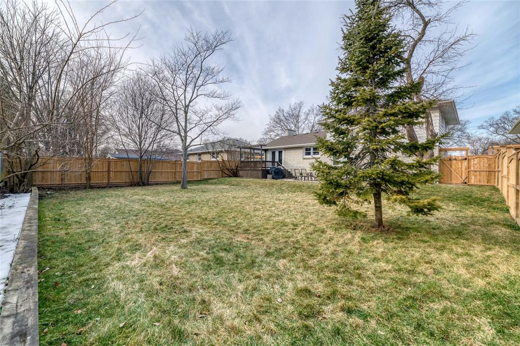 895 KEMSLEY Drive, Sarnia, Ontario, Canada